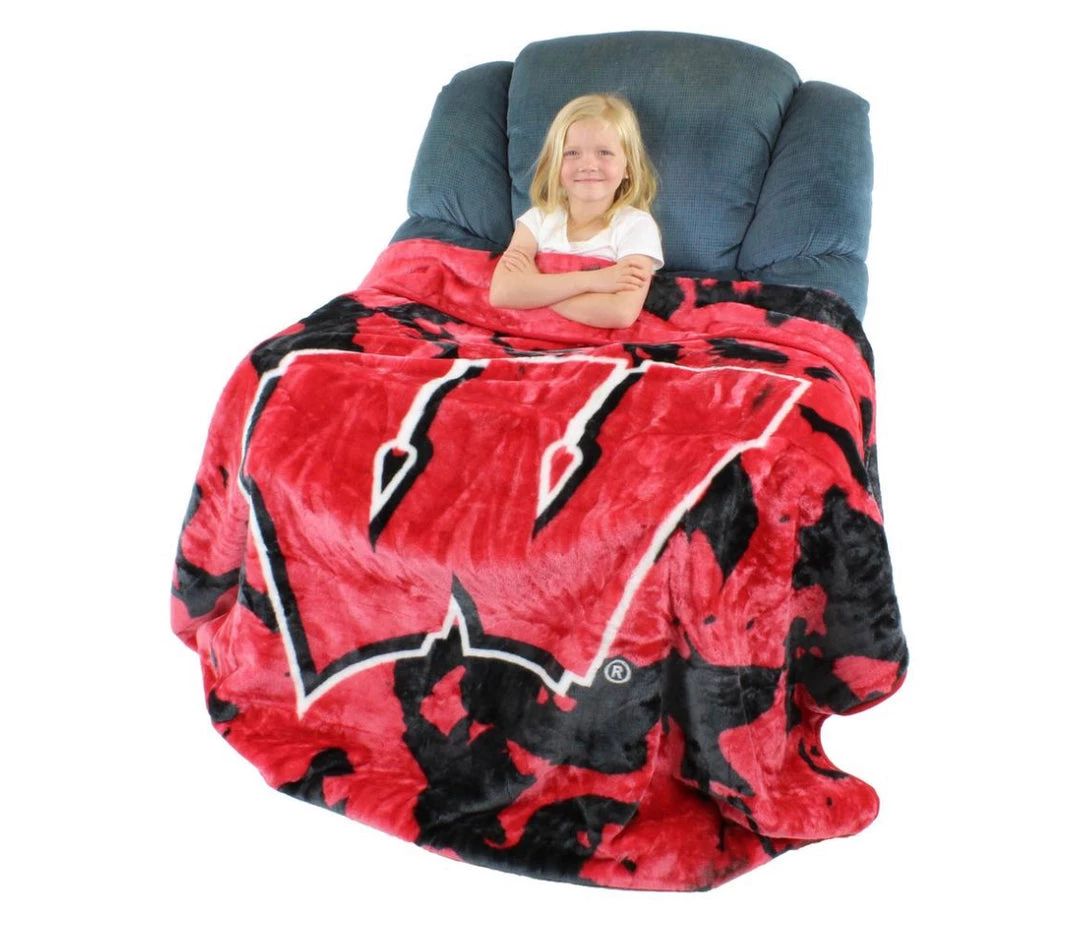 College Covers NCAA Wisconsin Badgers Huge Raschel Throw Blanket 3 College Covers NCAA Wisconsin Badgers Huge Raschel Throw Blanket