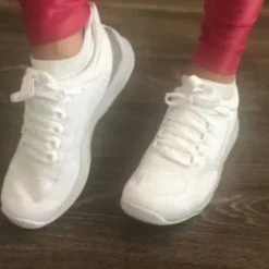 Mizuno TC-01 WOMENS White Silver Training Shoe NCAA